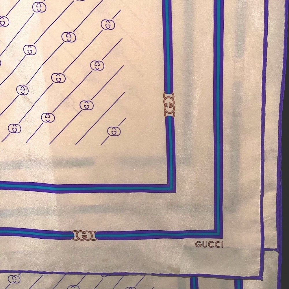 Vtg authentic Gucci silk monogram large scarf - stunning!